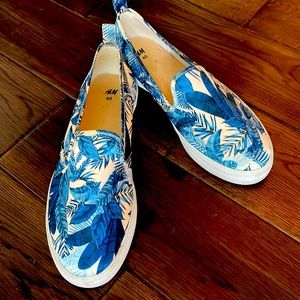 H&M Palm Tree Slip On Shoes Sz 40